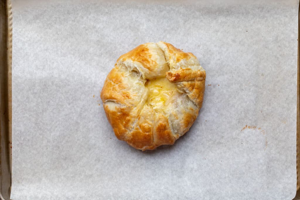 Baked Brie with Fig Jam (Brie en Croûte)